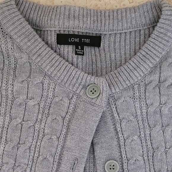 Love Tree Button Front Crop Cable Knit Sweater Cardigan Gray.Size Small - Picture 3 of 3